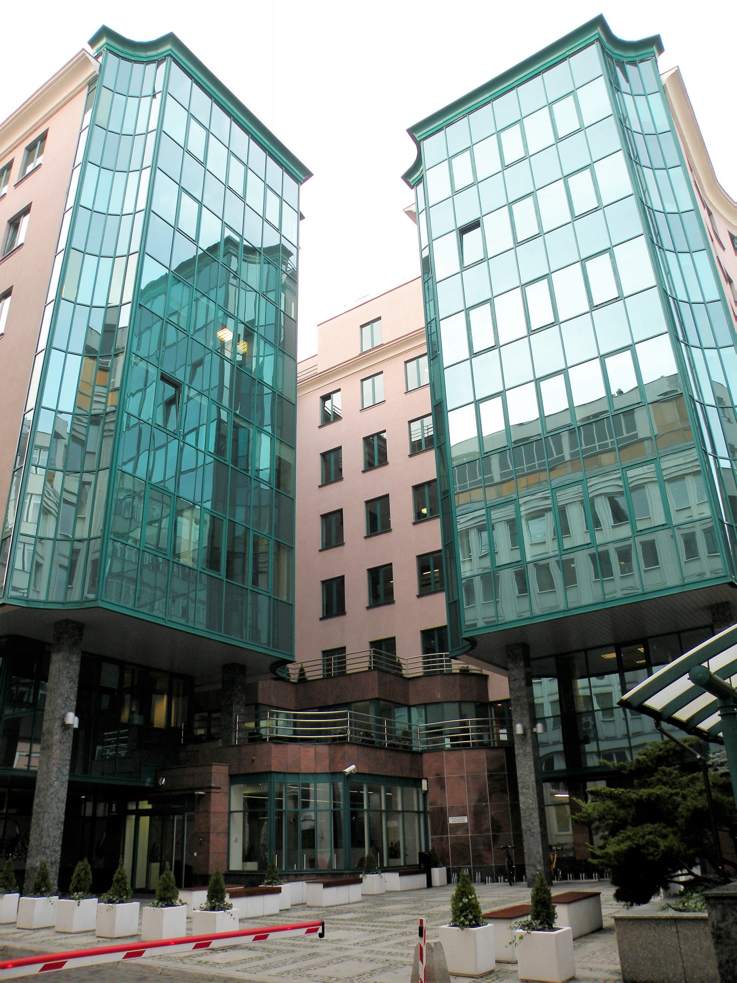 Zdjęcie architektury budynku Bliski Centrum